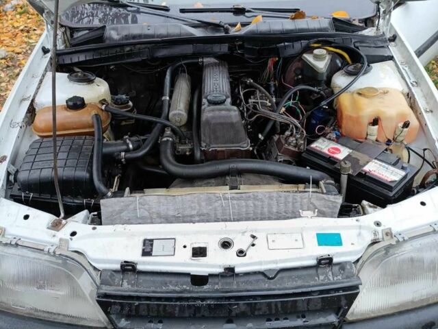 Білий Опель Омега, об'ємом двигуна 2.3 л та пробігом 350 тис. км за 1200 $, фото 4 на Automoto.ua