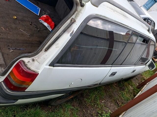 Белый Опель Омега, объемом двигателя 0 л и пробегом 400 тыс. км за 238 $, фото 1 на Automoto.ua