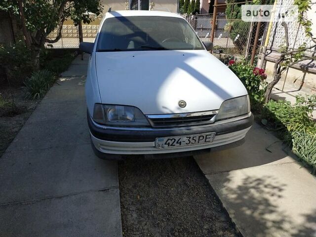 Білий Опель Омега, об'ємом двигуна 2 л та пробігом 570 тис. км за 1200 $, фото 18 на Automoto.ua