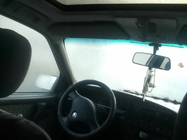 Белый Опель Омега, объемом двигателя 2 л и пробегом 300 тыс. км за 500 $, фото 1 на Automoto.ua