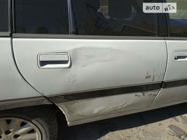 Білий Опель Омега, об'ємом двигуна 2 л та пробігом 570 тис. км за 1200 $, фото 16 на Automoto.ua