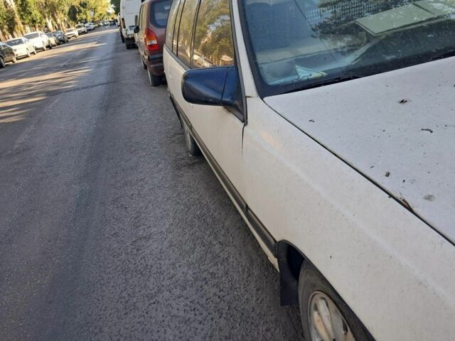 Белый Опель Омега, объемом двигателя 2.3 л и пробегом 489 тыс. км за 1000 $, фото 3 на Automoto.ua