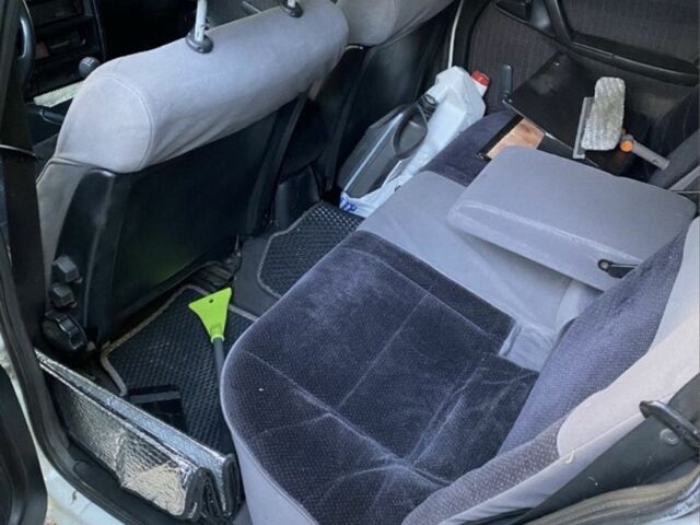 Білий Опель Омега, об'ємом двигуна 2 л та пробігом 248 тис. км за 1200 $, фото 6 на Automoto.ua