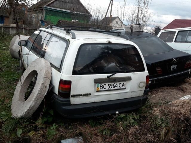 Белый Опель Омега, объемом двигателя 0 л и пробегом 100 тыс. км за 402 $, фото 2 на Automoto.ua