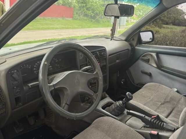 Білий Опель Омега, об'ємом двигуна 2 л та пробігом 226 тис. км за 970 $, фото 5 на Automoto.ua