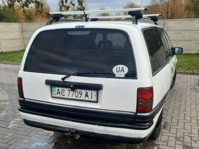Білий Опель Омега, об'ємом двигуна 2 л та пробігом 245 тис. км за 800 $, фото 3 на Automoto.ua