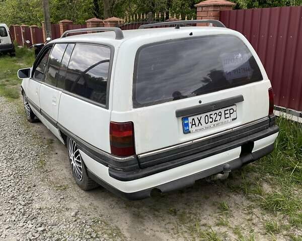 Белый Опель Омега, объемом двигателя 2 л и пробегом 206 тыс. км за 1700 $, фото 10 на Automoto.ua