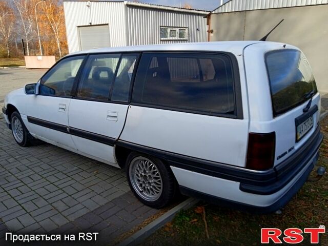 Белый Опель Омега, объемом двигателя 2 л и пробегом 320 тыс. км за 820 $, фото 1 на Automoto.ua