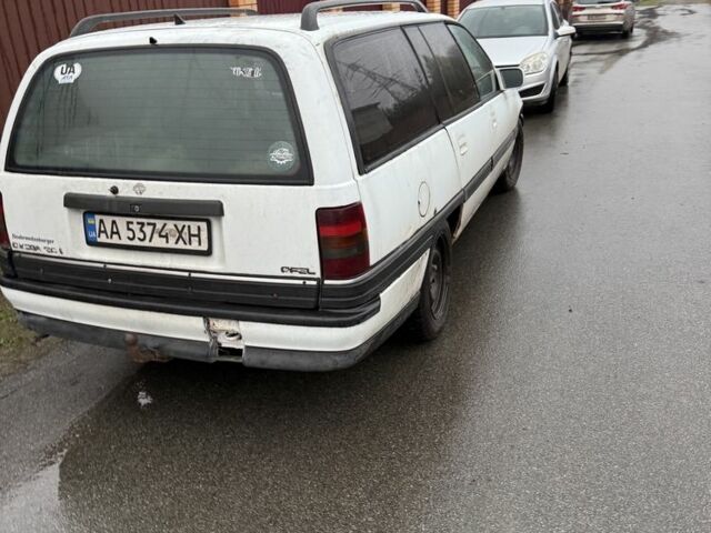 Белый Опель Омега, объемом двигателя 3 л и пробегом 334 тыс. км за 900 $, фото 2 на Automoto.ua