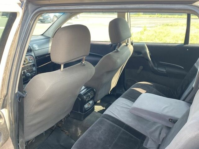 Білий Опель Омега, об'ємом двигуна 2 л та пробігом 250 тис. км за 950 $, фото 5 на Automoto.ua