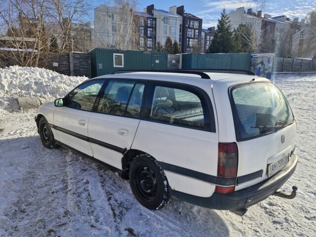 Белый Опель Омега, объемом двигателя 2 л и пробегом 437 тыс. км за 1250 $, фото 5 на Automoto.ua