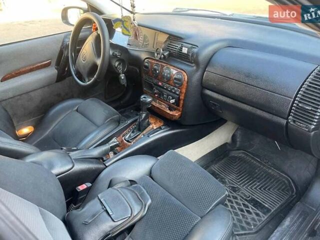 Белый Опель Омега, объемом двигателя 2 л и пробегом 300 тыс. км за 2900 $, фото 5 на Automoto.ua