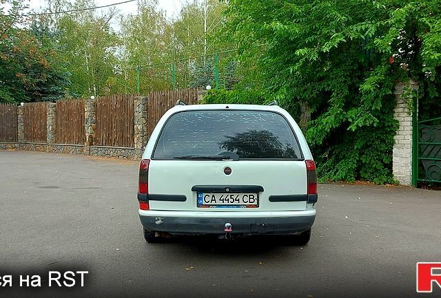 Білий Опель Омега, об'ємом двигуна 2 л та пробігом 250 тис. км за 2100 $, фото 7 на Automoto.ua