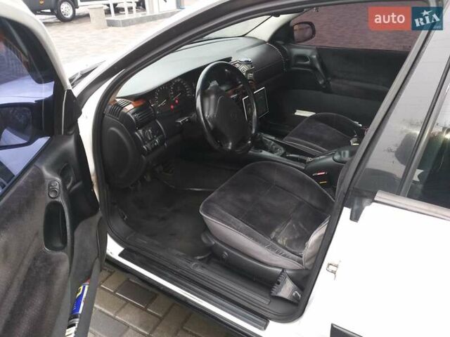 Белый Опель Омега, объемом двигателя 2 л и пробегом 630 тыс. км за 4200 $, фото 8 на Automoto.ua