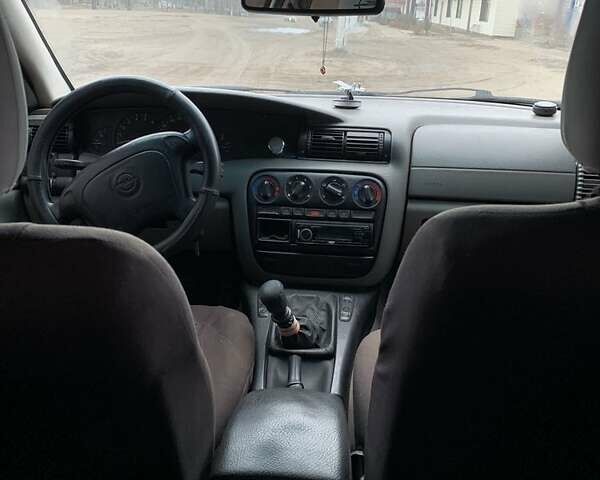 Білий Опель Омега, об'ємом двигуна 2.5 л та пробігом 400 тис. км за 2500 $, фото 3 на Automoto.ua