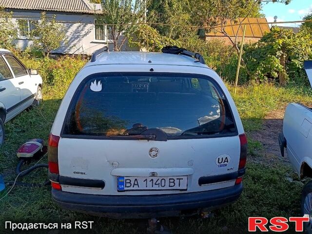 Білий Опель Омега, об'ємом двигуна 2 л та пробігом 0 тис. км за 650 $, фото 4 на Automoto.ua