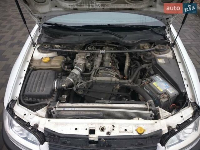 Белый Опель Омега, объемом двигателя 2 л и пробегом 630 тыс. км за 4200 $, фото 15 на Automoto.ua