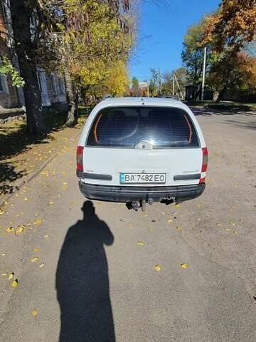 Опель Омега 1995 у Кропивницькому (Кіровограді) на Automoto.ua Білий Опель Омега, об'ємом двигуна 2 л та пробігом 460 тис. км за 1600 $, фото 3 на Automoto.ua