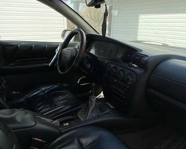 Белый Опель Омега, объемом двигателя 2 л и пробегом 450 тыс. км за 2200 $, фото 4 на Automoto.ua