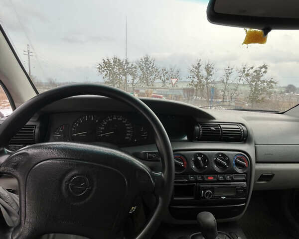 Білий Опель Омега, об'ємом двигуна 2.5 л та пробігом 435 тис. км за 2100 $, фото 13 на Automoto.ua