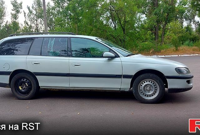 Білий Опель Омега, об'ємом двигуна 2 л та пробігом 250 тис. км за 2100 $, фото 4 на Automoto.ua