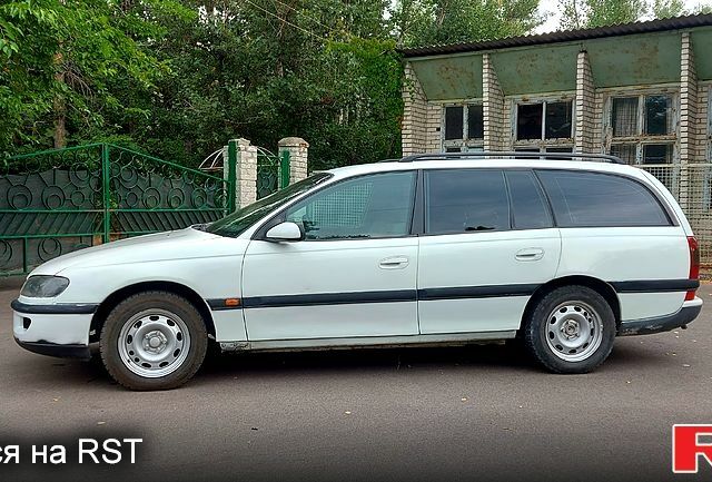 Білий Опель Омега, об'ємом двигуна 2 л та пробігом 250 тис. км за 2100 $, фото 5 на Automoto.ua