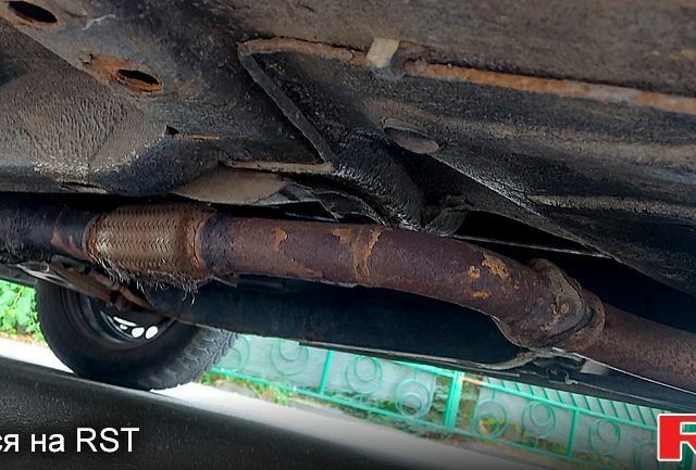 Білий Опель Омега, об'ємом двигуна 2 л та пробігом 250 тис. км за 2100 $, фото 6 на Automoto.ua