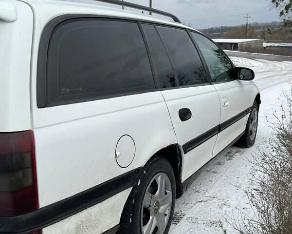 Білий Опель Омега, об'ємом двигуна 2.5 л та пробігом 435 тис. км за 2100 $, фото 6 на Automoto.ua