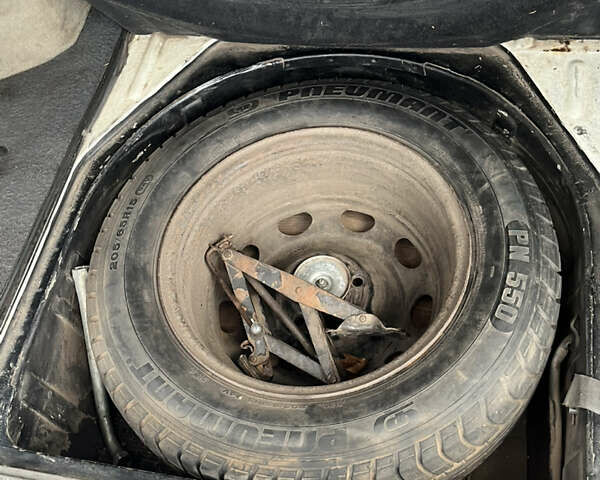 Білий Опель Омега, об'ємом двигуна 2.5 л та пробігом 435 тис. км за 2100 $, фото 10 на Automoto.ua