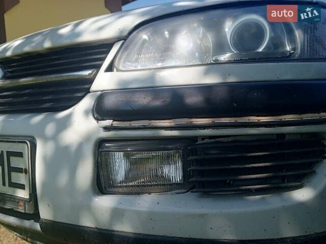 Белый Опель Омега, объемом двигателя 2.5 л и пробегом 368 тыс. км за 2000 $, фото 7 на Automoto.ua