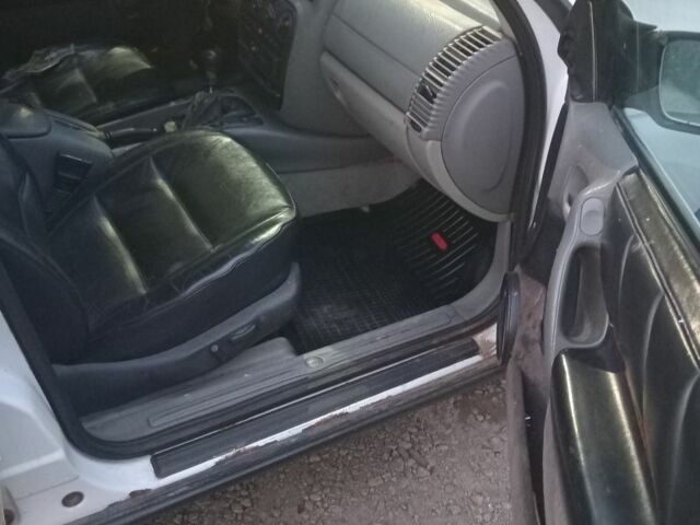 Опель Омега 1996 в Теплодаре на Automoto.ua Белый Опель Омега, объемом двигателя 0 л и пробегом 300 тыс. км за 1600 $, фото 4 на Automoto.ua