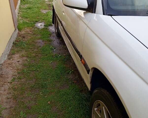 Белый Опель Омега, объемом двигателя 2.5 л и пробегом 368 тыс. км за 2000 $, фото 26 на Automoto.ua