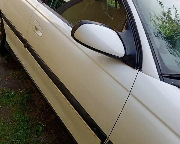 Белый Опель Омега, объемом двигателя 2.5 л и пробегом 368 тыс. км за 2000 $, фото 27 на Automoto.ua