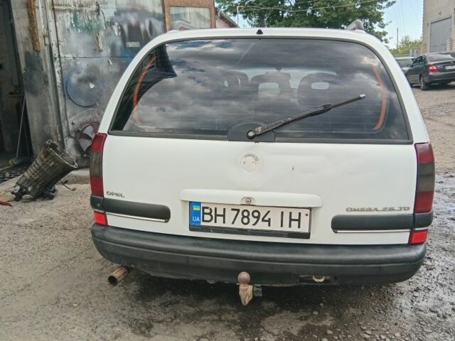 Опель Омега 1996 в Теплодаре на Automoto.ua Белый Опель Омега, объемом двигателя 0 л и пробегом 300 тыс. км за 1600 $, фото 5 на Automoto.ua