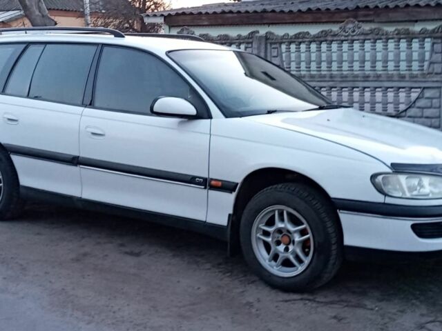 Белый Опель Омега, объемом двигателя 2 л и пробегом 300 тыс. км за 1500 $, фото 9 на Automoto.ua