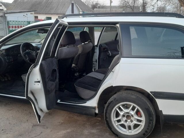 Белый Опель Омега, объемом двигателя 2 л и пробегом 300 тыс. км за 1500 $, фото 20 на Automoto.ua