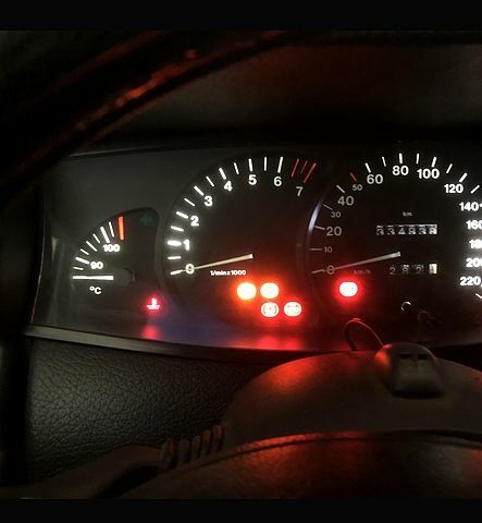 Белый Опель Омега, объемом двигателя 2 л и пробегом 330 тыс. км за 2700 $, фото 12 на Automoto.ua