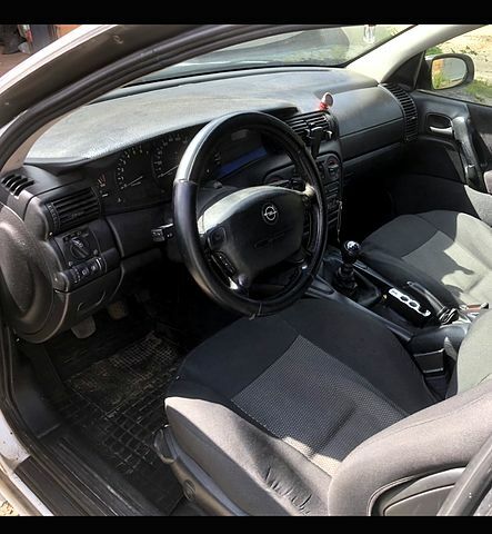 Білий Опель Омега, об'ємом двигуна 2 л та пробігом 330 тис. км за 2700 $, фото 2 на Automoto.ua