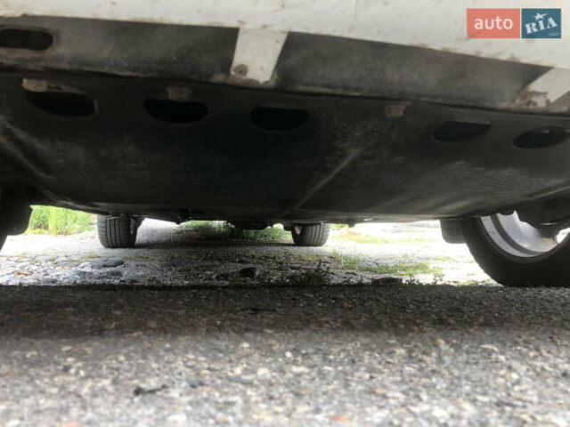 Белый Опель Омега, объемом двигателя 2 л и пробегом 330 тыс. км за 2700 $, фото 61 на Automoto.ua