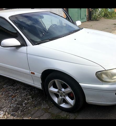 Білий Опель Омега, об'ємом двигуна 2 л та пробігом 330 тис. км за 2700 $, фото 5 на Automoto.ua