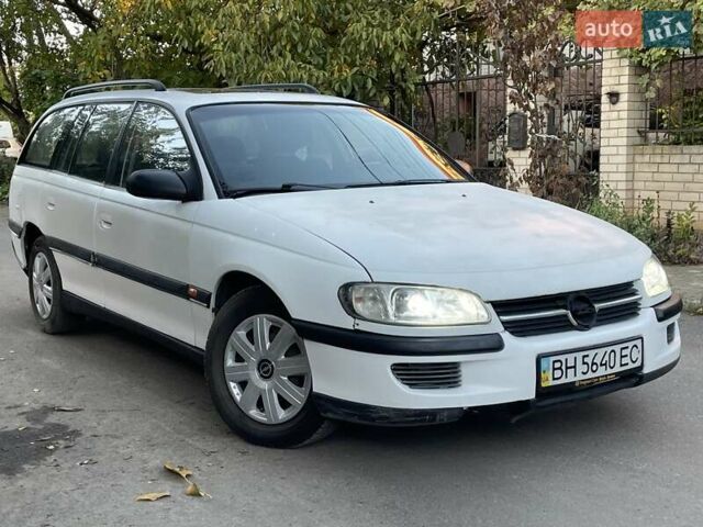 Білий Опель Омега, об'ємом двигуна 2 л та пробігом 200 тис. км за 1900 $, фото 6 на Automoto.ua