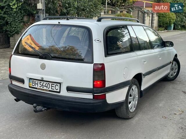 Білий Опель Омега, об'ємом двигуна 2 л та пробігом 200 тис. км за 1900 $, фото 13 на Automoto.ua