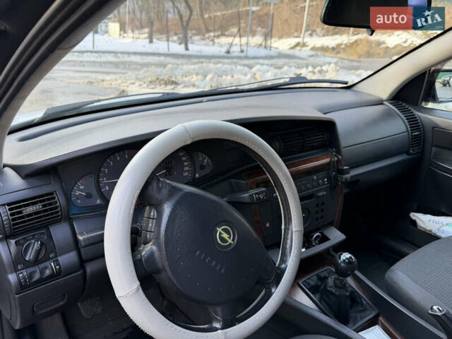 Белый Опель Омега, объемом двигателя 2 л и пробегом 500 тыс. км за 2600 $, фото 9 на Automoto.ua