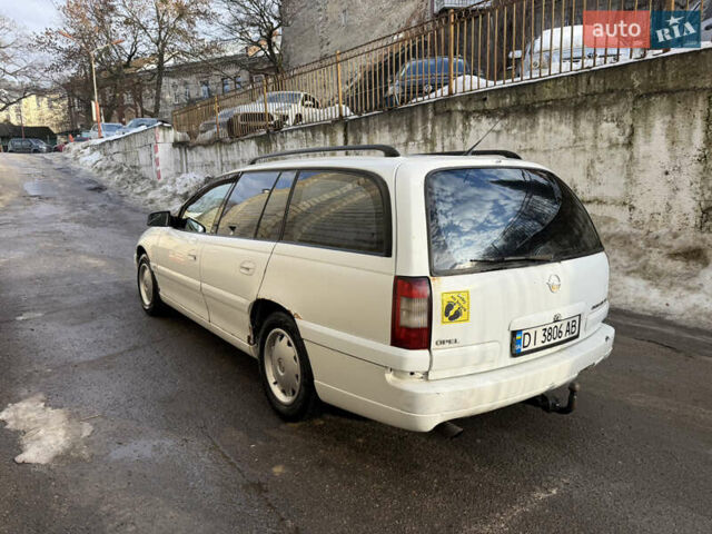 Белый Опель Омега, объемом двигателя 2 л и пробегом 500 тыс. км за 2600 $, фото 2 на Automoto.ua