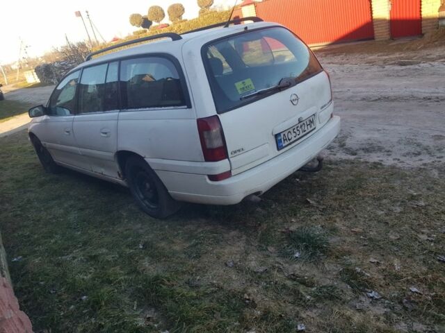 Білий Опель Омега, об'ємом двигуна 2.2 л та пробігом 250 тис. км за 599 $, фото 5 на Automoto.ua