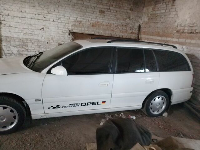 Білий Опель Омега, об'ємом двигуна 2.2 л та пробігом 250 тис. км за 1400 $, фото 4 на Automoto.ua