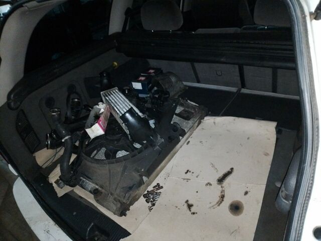 Белый Опель Омега, объемом двигателя 2.2 л и пробегом 250 тыс. км за 1400 $, фото 6 на Automoto.ua