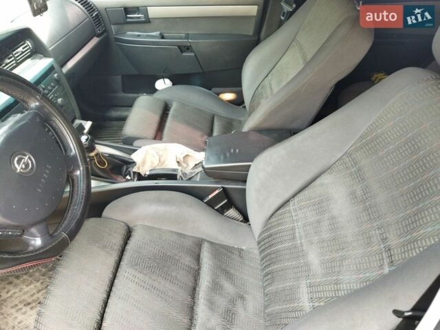 Белый Опель Омега, объемом двигателя 2.17 л и пробегом 278 тыс. км за 3500 $, фото 10 на Automoto.ua