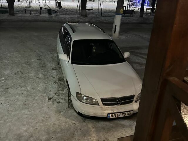 Белый Опель Омега, объемом двигателя 2.2 л и пробегом 270 тыс. км за 2200 $, фото 3 на Automoto.ua