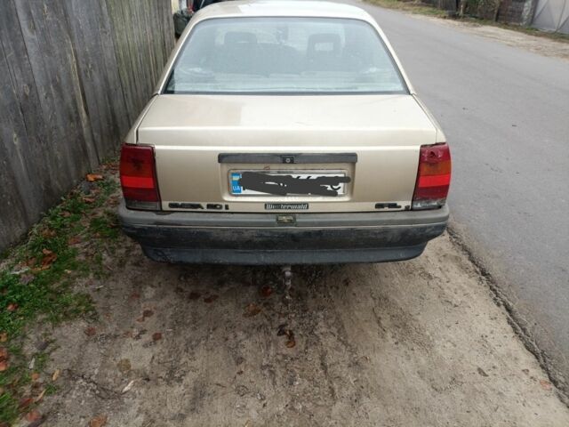 Бежевый Опель Омега, объемом двигателя 0 л и пробегом 44 тыс. км за 763 $, фото 1 на Automoto.ua